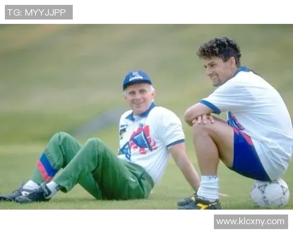 身穿5号球服的足球明星展现无与伦比的技术与风采，成为赛场焦点